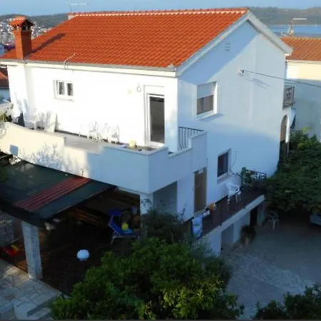 Gabrijela, Okrug Gornji Apartamento