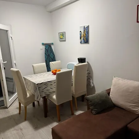 Gabrijela, Okrug Gornji Apartamento